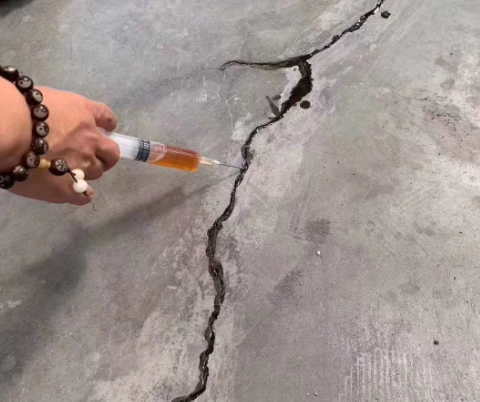 王五镇混凝土裂缝修补技术详解​